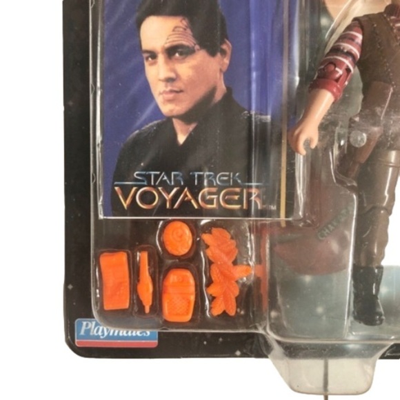 Vintage 1996 Star Trek Voyager Chakotay The Maquis Action Figure New Sealed - Picture 2 of 7
